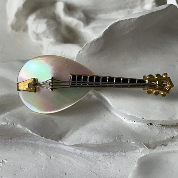 Vintage Mother of Pearl  Mandolin Brooch - Picture 2 of 13